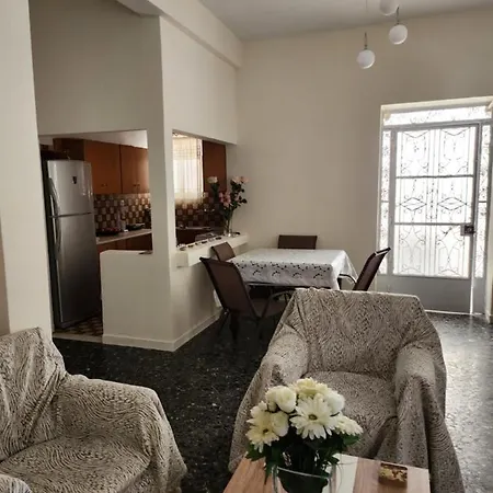 Annie's Place * Kyparissia